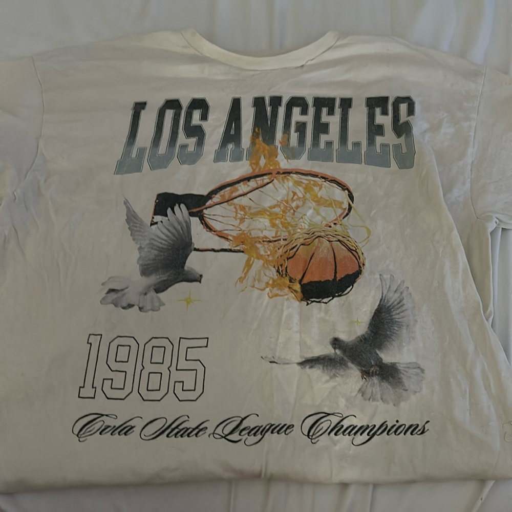 los angeles basketball tee, barely worn